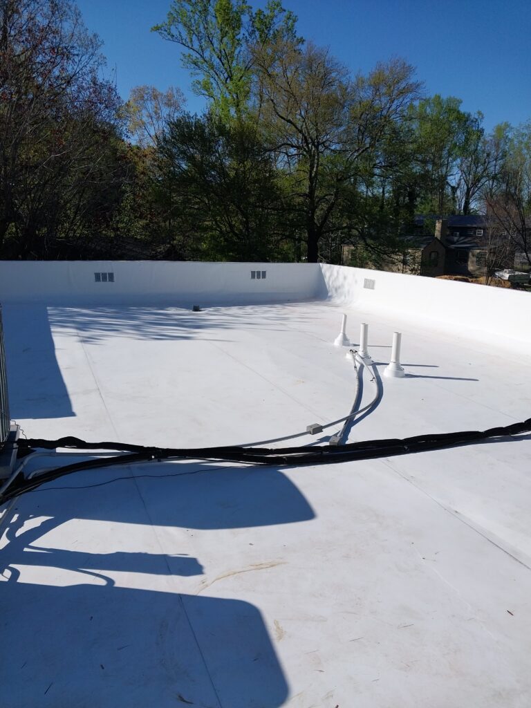 New flat tpo roof on a townhome